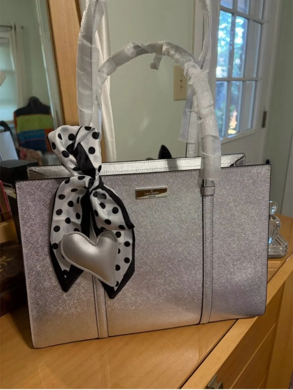 Kate Spade New York Gifting Tote KI965 Metallic Saffiano Lunar Light NWT